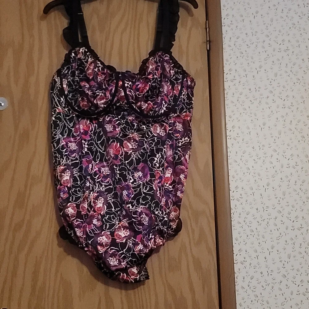 TORRID CURVE COLLECTION PLUS SIZE SATIN BODYSUIT: BLACK/FLORAL: NWT: SZ 4X